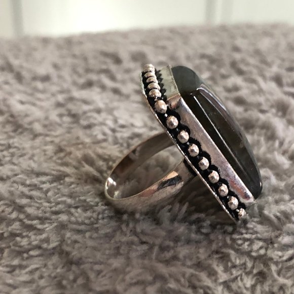 Labradorite Ring 6.5 - Picture 2 of 4
